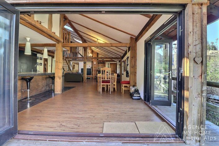 Image No.9-6 Bed House for sale