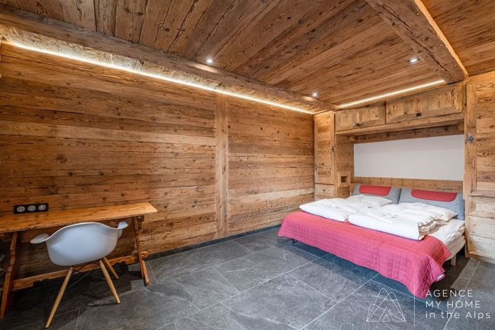 Image No.15-3 Bed Property for sale