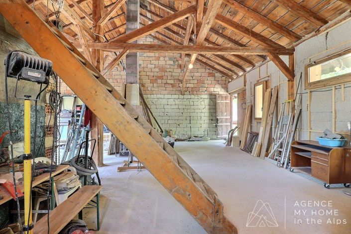 Image No.19-3 Bed Property for sale