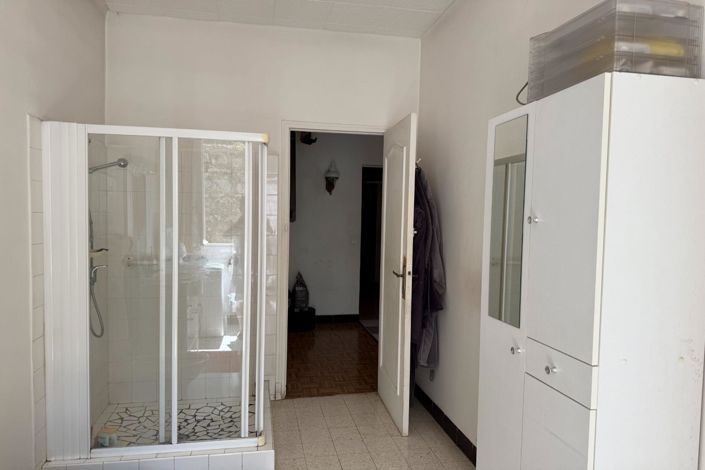 Image No.10-1 Bed House for sale