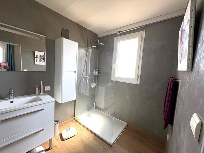 Image No.10-3 Bed Apartment for sale