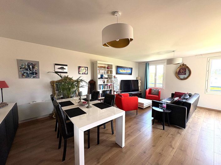 Image No.8-3 Bed Apartment for sale