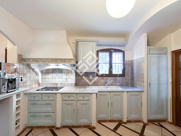 Image No.11-5 Bed House for sale