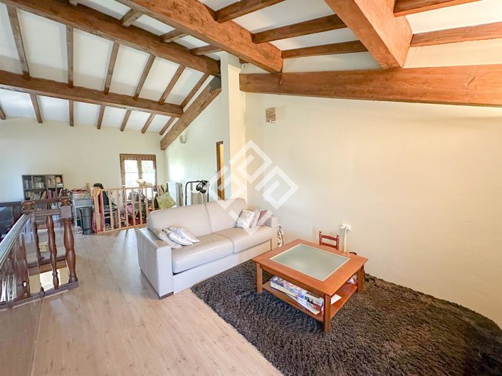 Image No.18-5 Bed House for sale