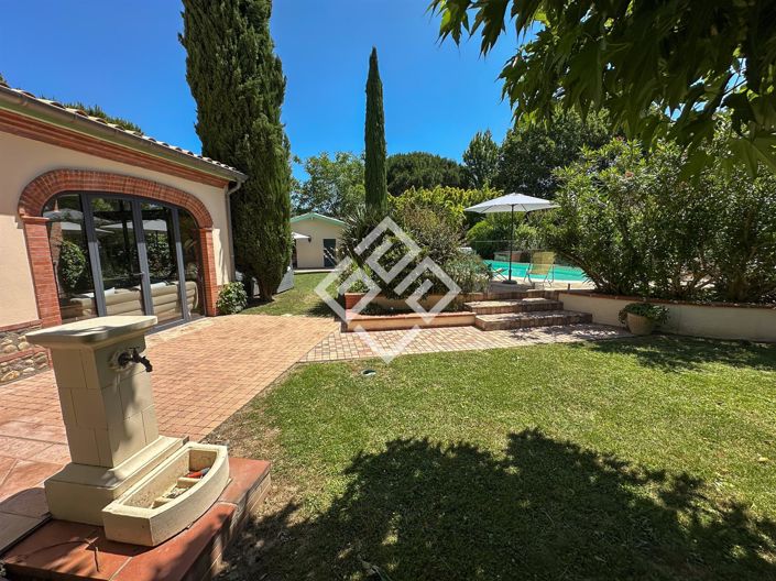 Image No.2-5 Bed House for sale