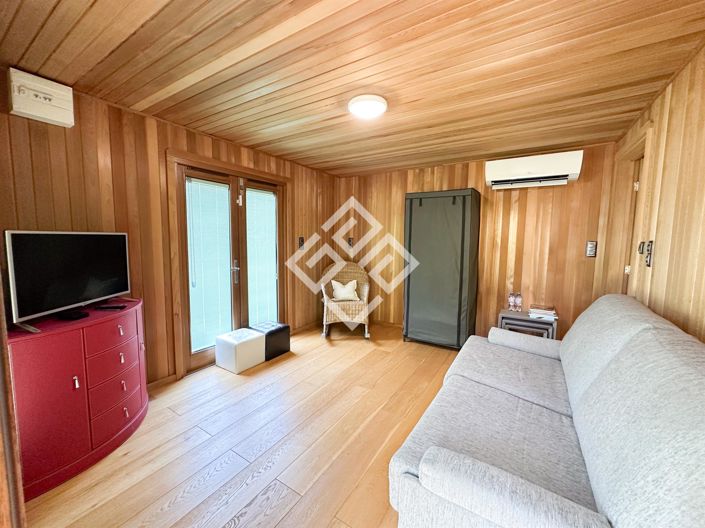 Image No.27-5 Bed House for sale