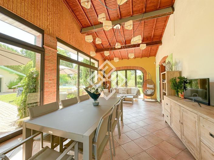 Image No.4-5 Bed House for sale