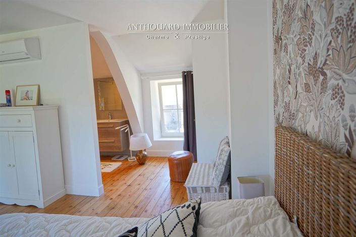 Image No.19-9 Bed Property for sale