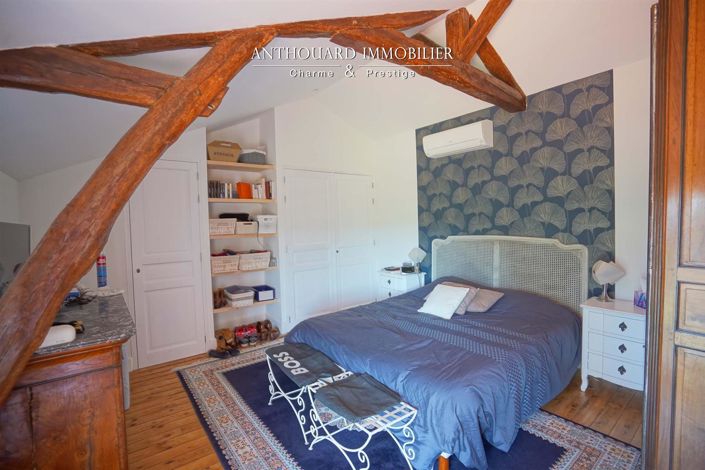 Image No.21-9 Bed Property for sale