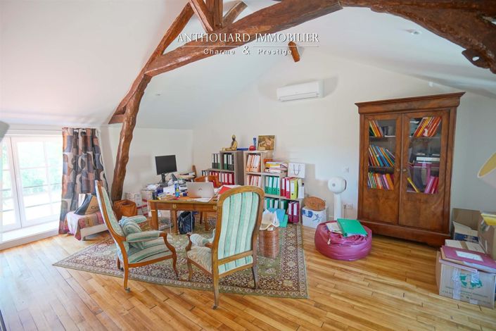 Image No.22-9 Bed Property for sale