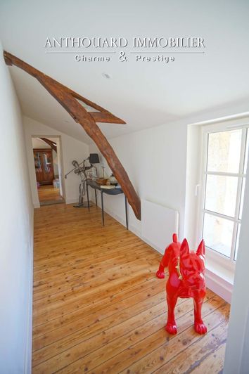 Image No.23-9 Bed Property for sale