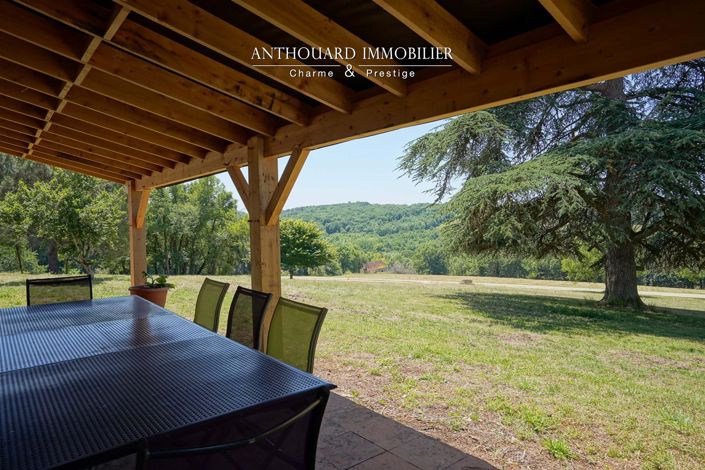 Image No.8-9 Bed Property for sale