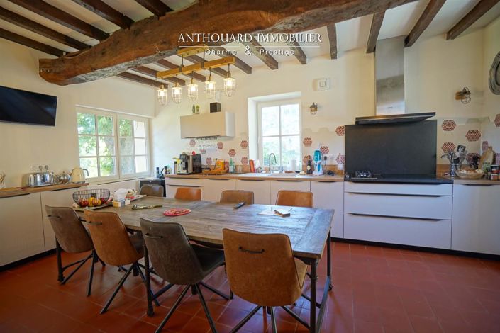 Image No.9-9 Bed Property for sale