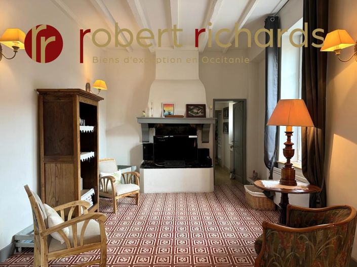 Image No.1-4 Bed House for sale