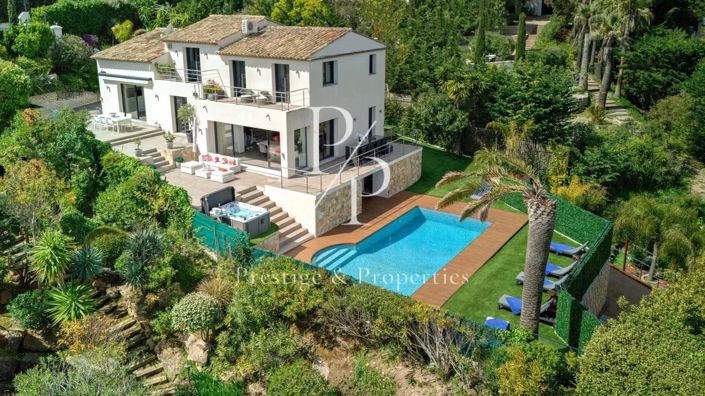 Image No.1-4 Bed House for sale