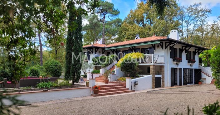 Image No.1-7 Bed House for sale