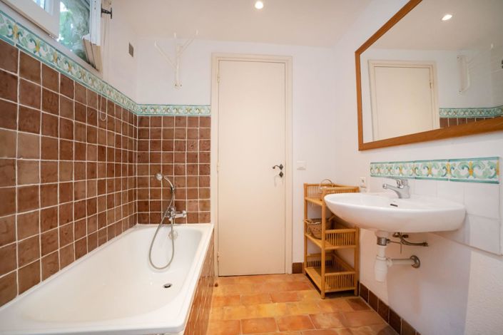 Image No.11-4 Bed House for sale