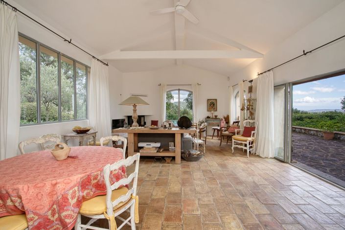 Image No.4-4 Bed House for sale