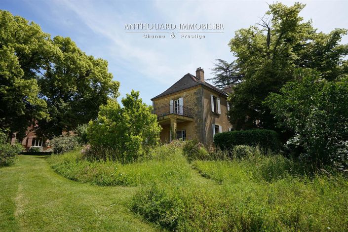 Image No.19-9 Bed Property for sale