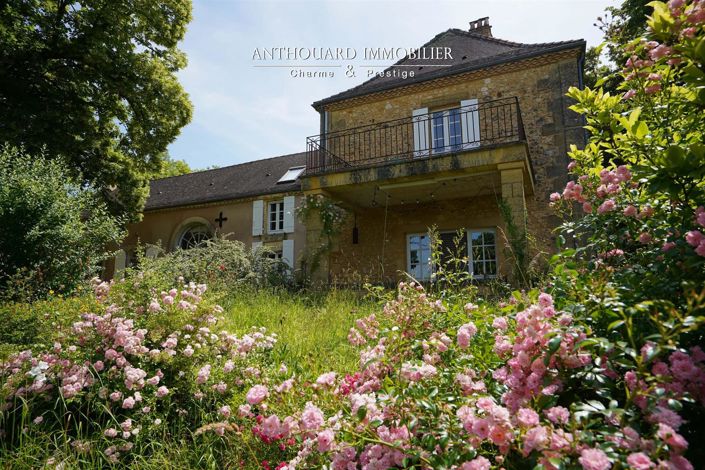 Image No.20-9 Bed Property for sale