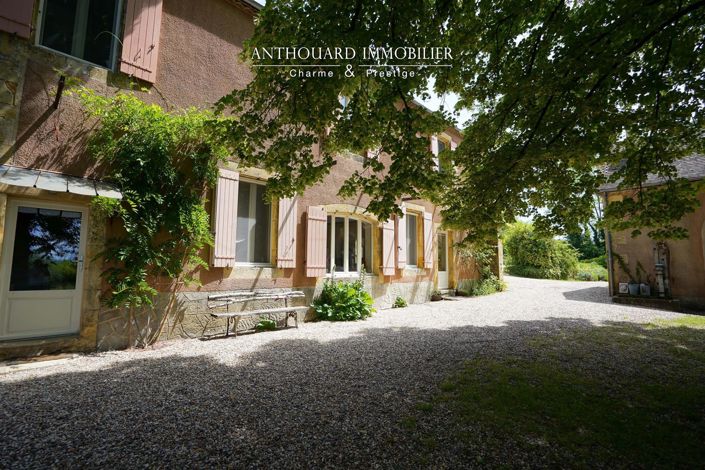 Image No.22-9 Bed Property for sale