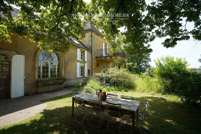 Image No.23-9 Bed Property for sale