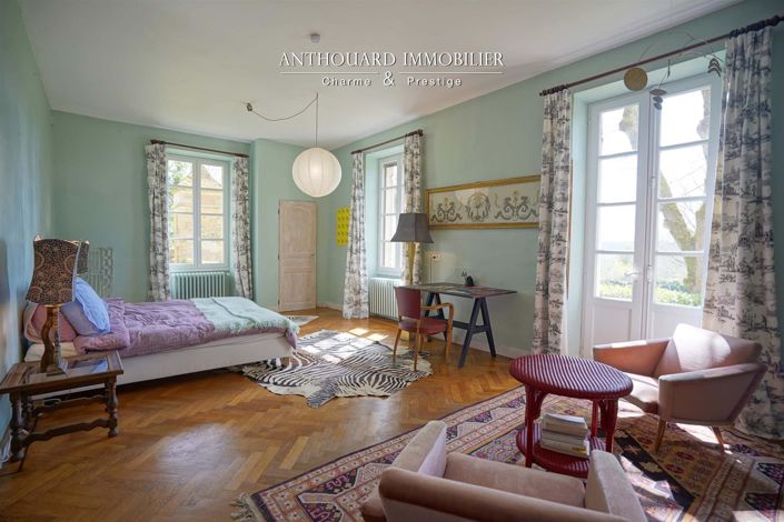 Image No.29-9 Bed Property for sale