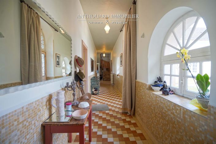 Image No.31-9 Bed Property for sale