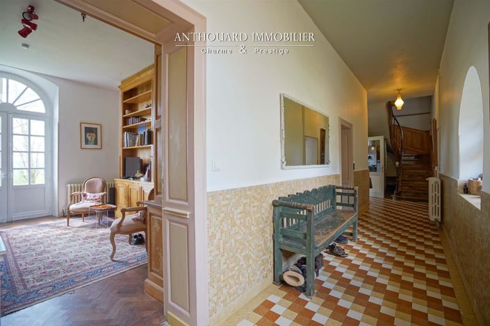 Image No.32-9 Bed Property for sale