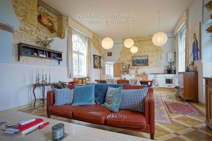 Image No.36-9 Bed Property for sale