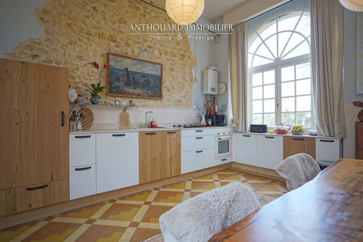 Image No.37-9 Bed Property for sale