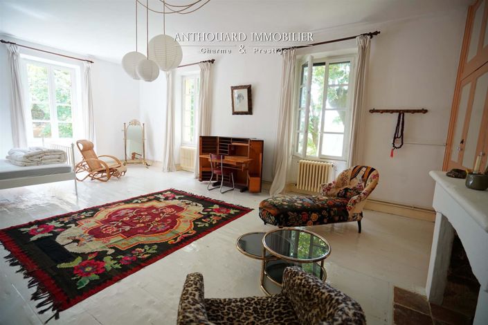 Image No.48-9 Bed Property for sale