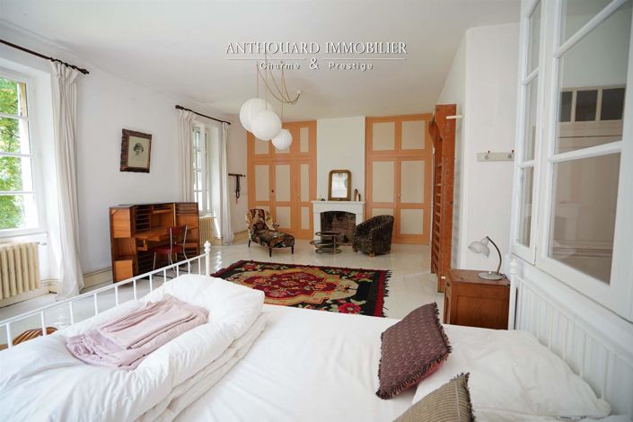 Image No.50-9 Bed Property for sale