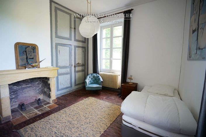 Image No.51-9 Bed Property for sale