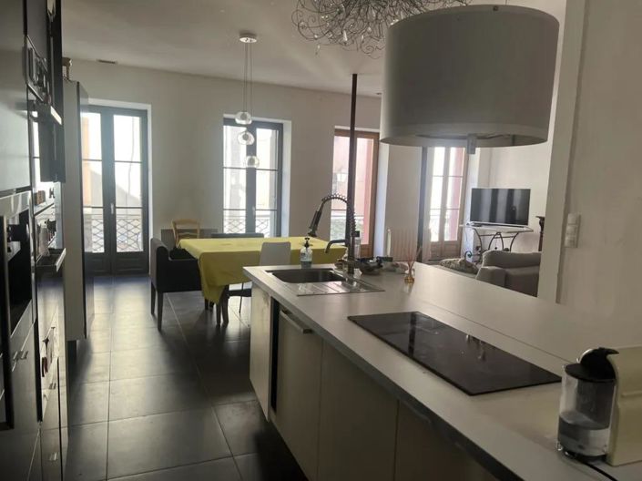 Image No.1-4 Bed House for sale