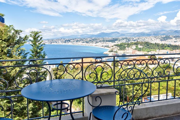 Image No.6-5 Bed House for sale