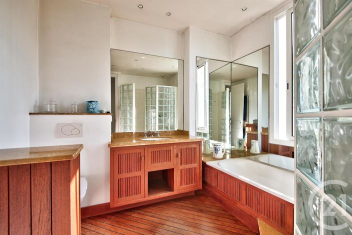 Image No.15-4 Bed House for sale