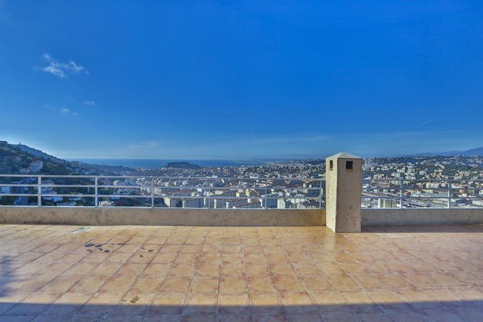 Image No.1-4 Bed House for sale