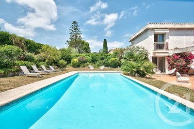 5 Bed House for sale