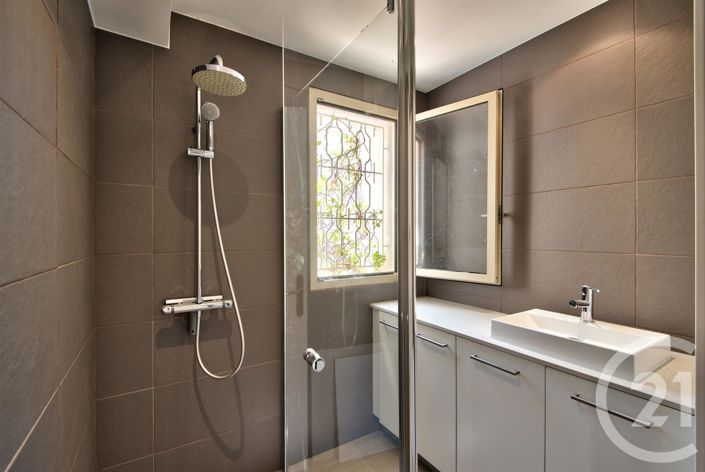 Image No.11-5 Bed House for sale