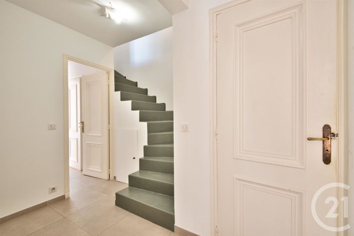 Image No.13-5 Bed House for sale