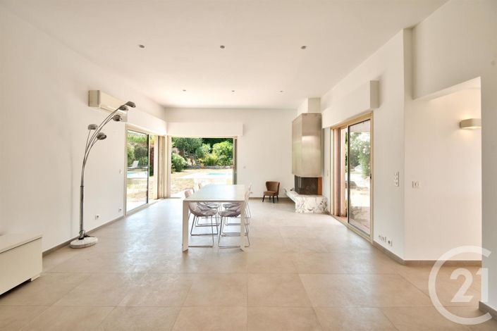 Image No.5-5 Bed House for sale