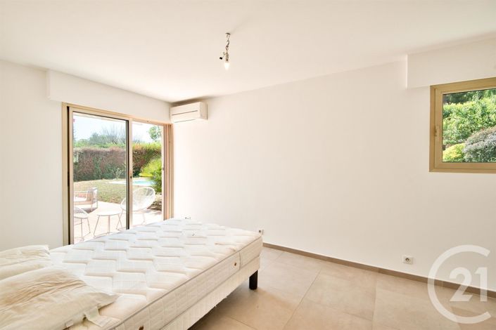 Image No.9-5 Bed House for sale