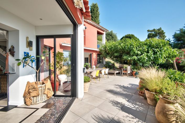 Image No.8-4 Bed House for sale