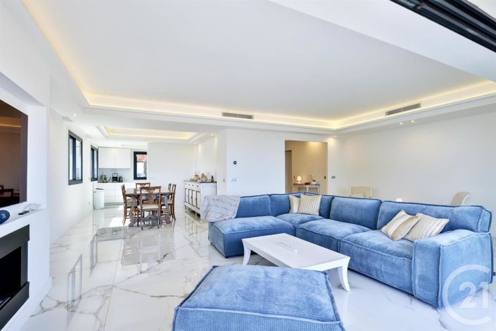 Image No.7-6 Bed House for sale