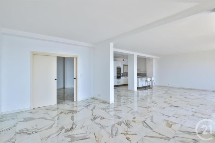 Image No.11-3 Bed Apartment for sale