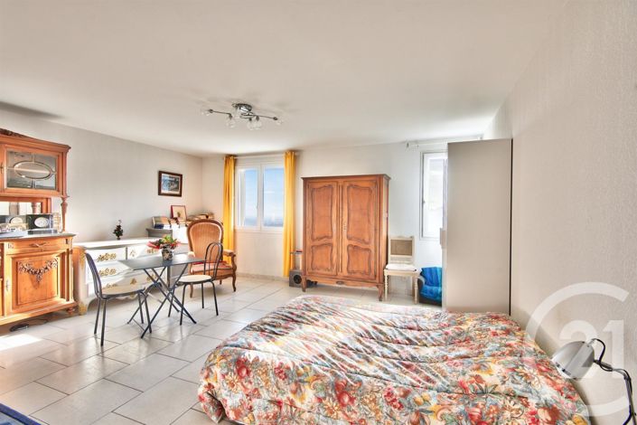 Image No.11-3 Bed House for sale