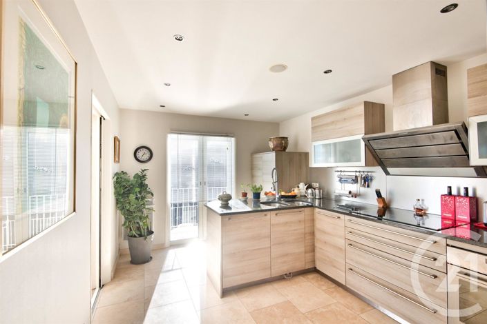 Image No.7-3 Bed House for sale