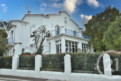 6 Bed House for sale