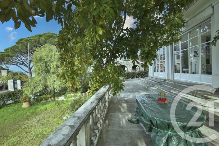 Image No.9-6 Bed House for sale